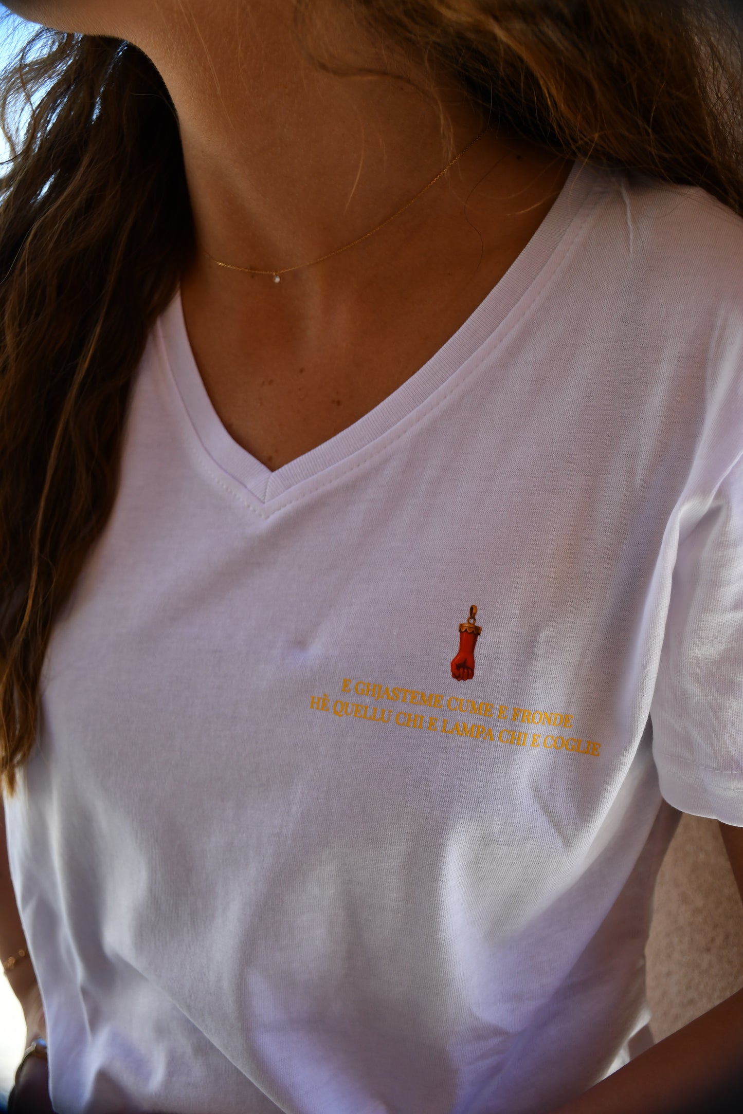 Le Tee-shirt Spiritu col V