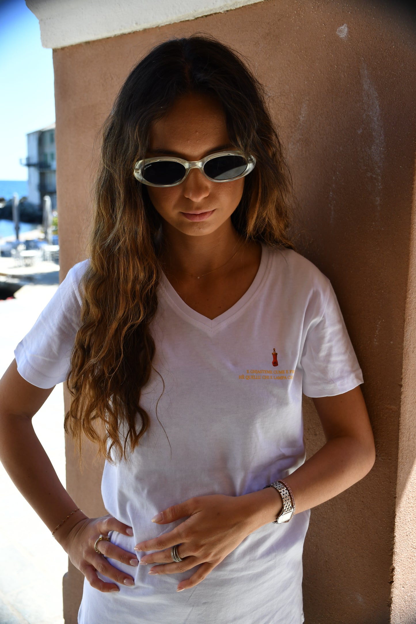 Le Tee-shirt Spiritu col V